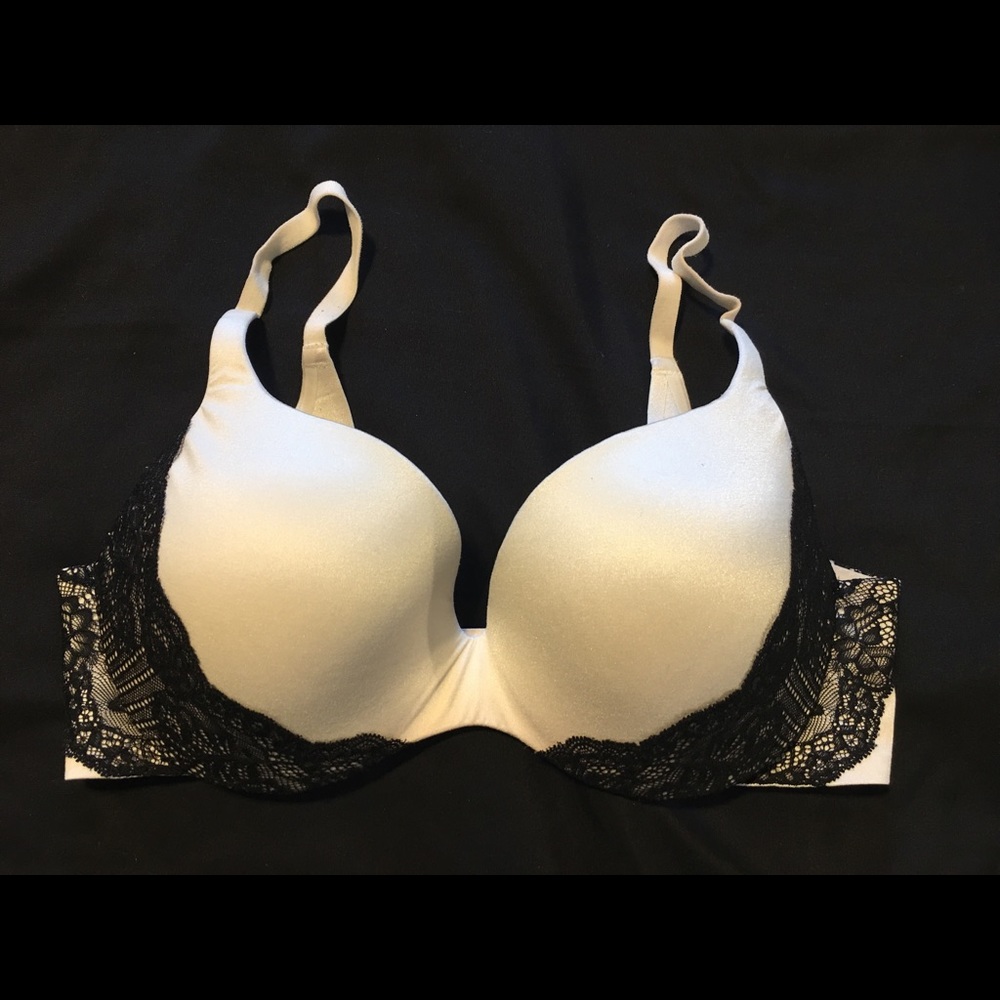 Victoria Secret Ivory & Black Lace lined Demi